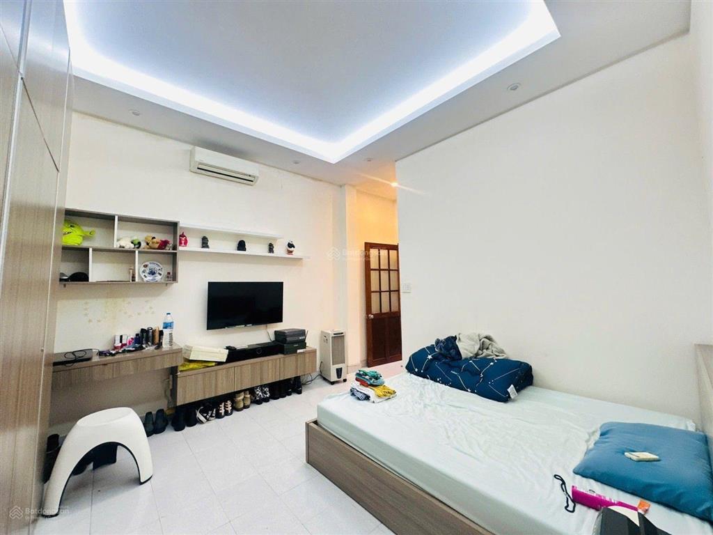 Hxh thành thái 4m x 15m 3 tầng nở hậu nhỉnh 10 tỷ cần bán gấp tl