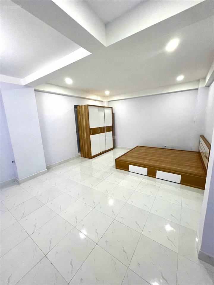 Hxh cmt8 4m x 17m 4 tầng nở hậu sẵn thu nhập 300tr/năm nhỉnh 9đ bán gấp