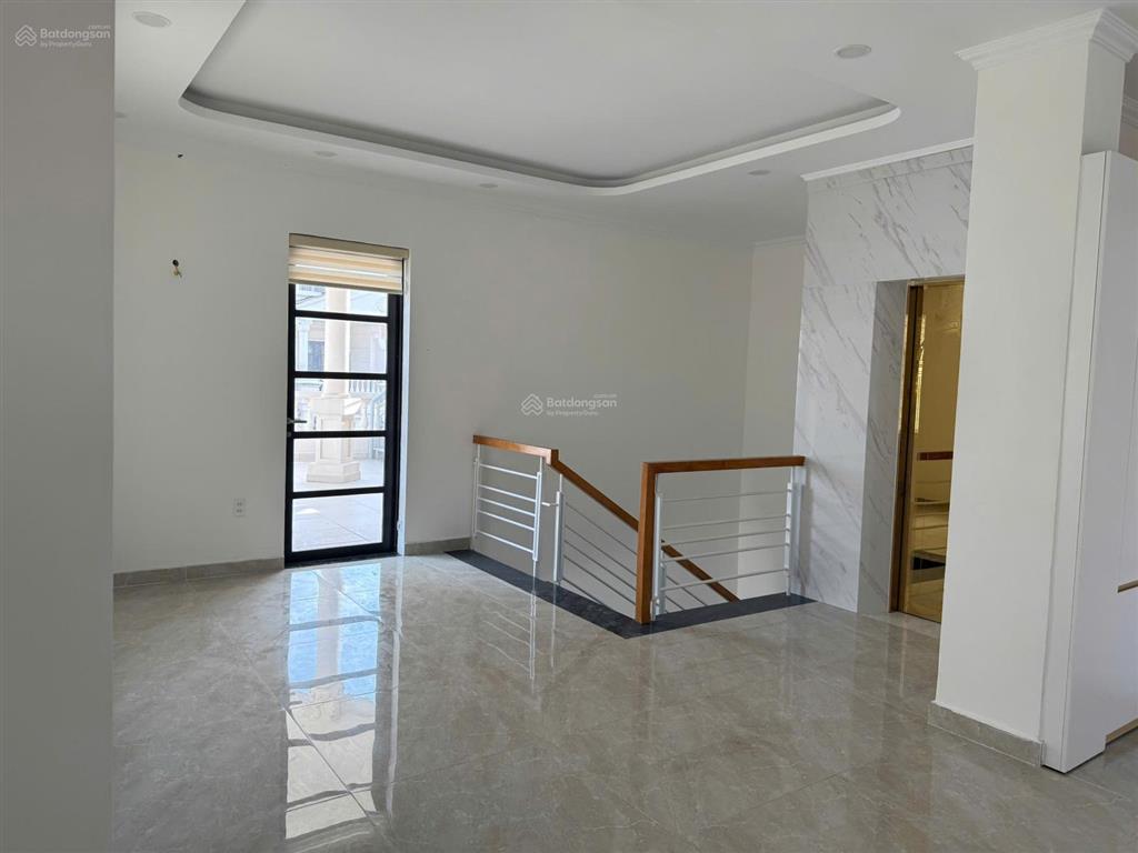 Bán căn góc 2 mặt tiền đường khu cityland park hills