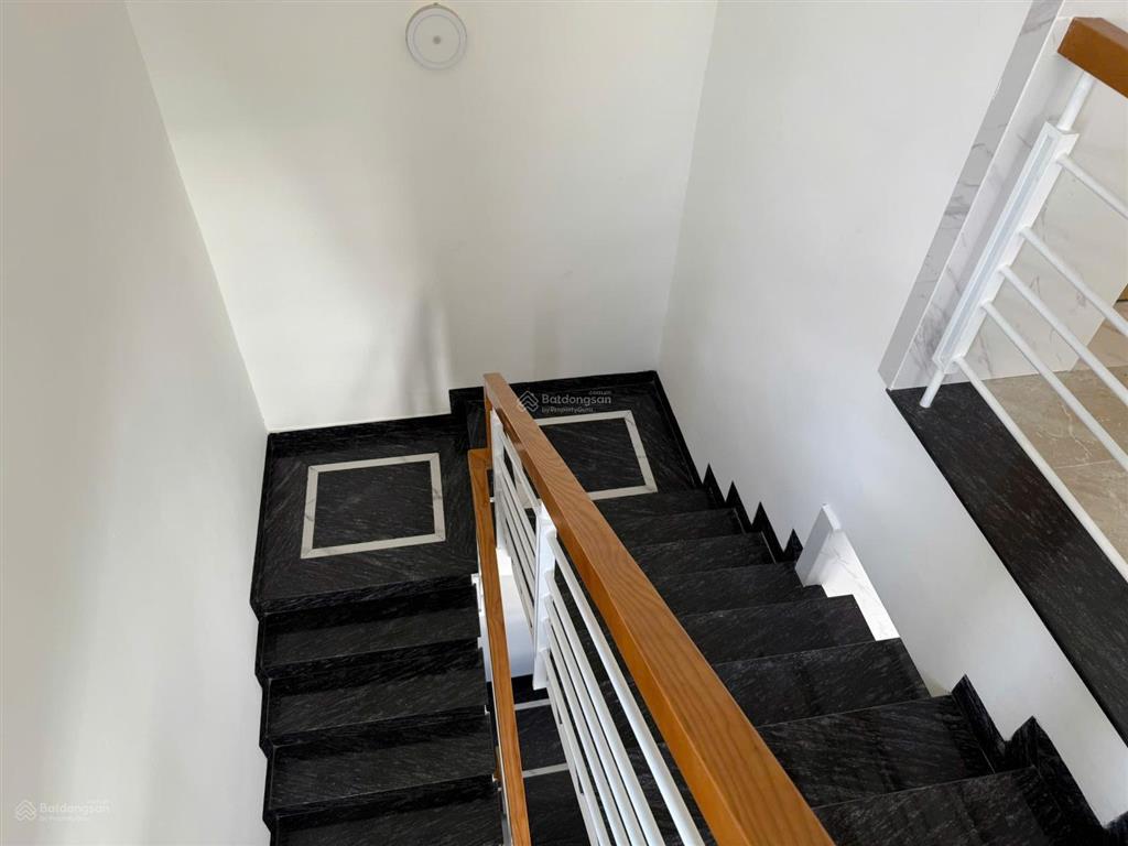 Bán căn góc 2 mặt tiền đường khu cityland park hills