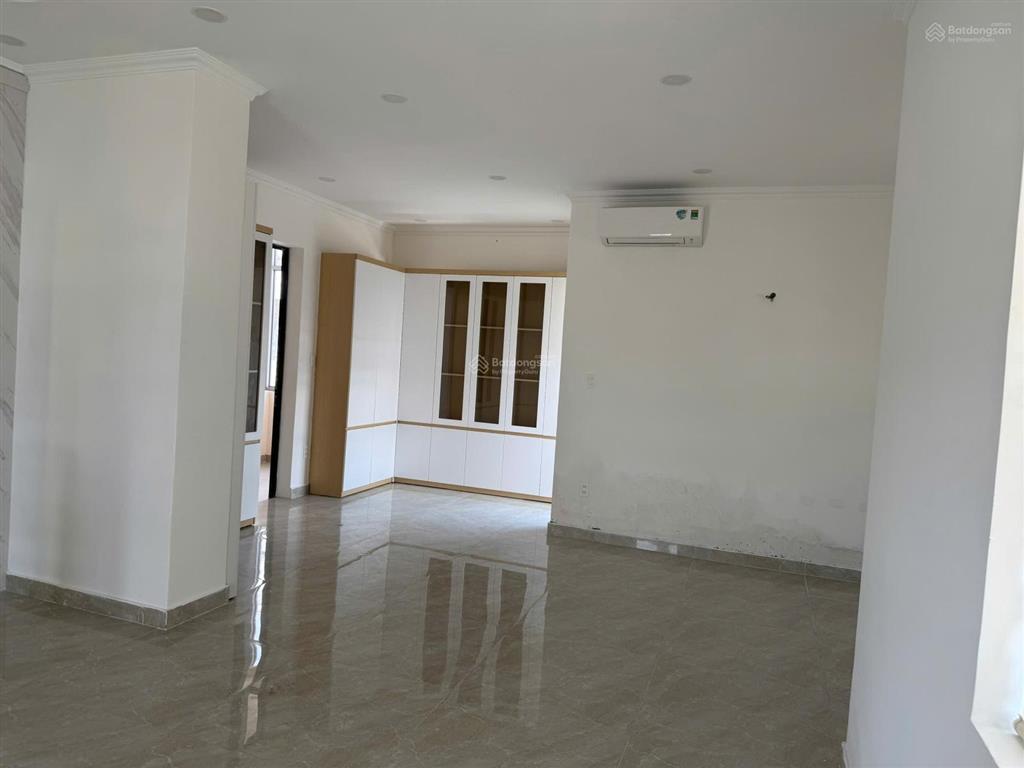 Bán căn góc 2 mặt tiền đường khu cityland park hills