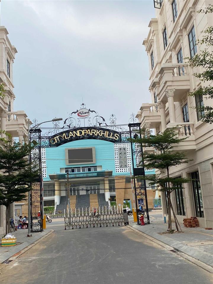 Bán căn góc 2 mặt tiền đường khu cityland park hills, dt 23,5 x 20m