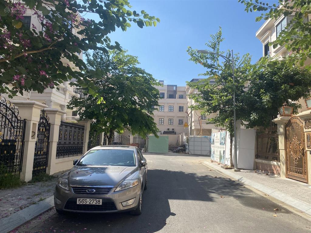 Bán căn biệt thư công viên khu cityland park hills. dt 11 x 20m