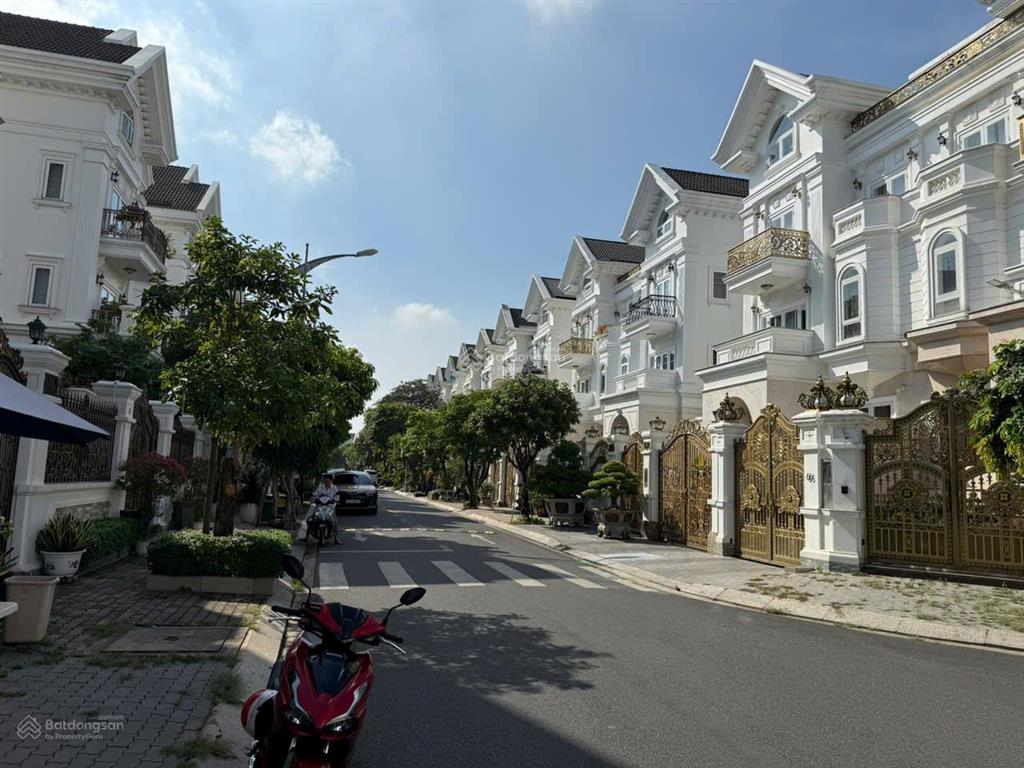 Bán căn biệt thự góc 3 mặt thoáng khu cityland garden emart, dt 8 x 20m
