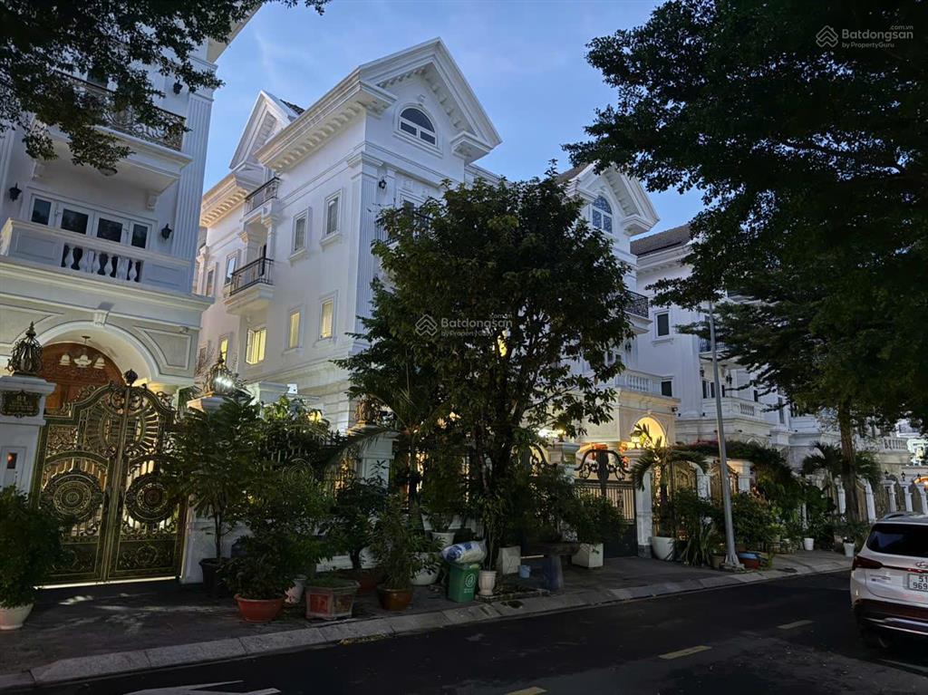 Cần bán căn nhà góc 2 mặt khu cityland garden emart, phường 5, gò vấp, dt 14 x 20m