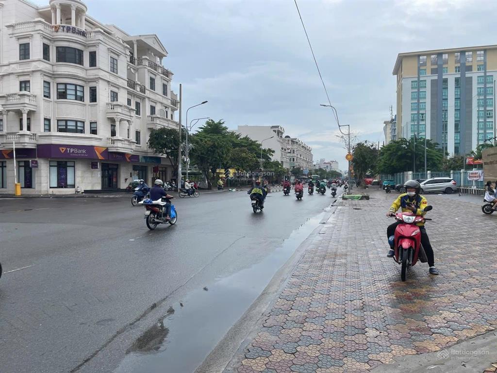 Bán căn biệt thự công viên khu cityland park hills. dt 11 x 20m