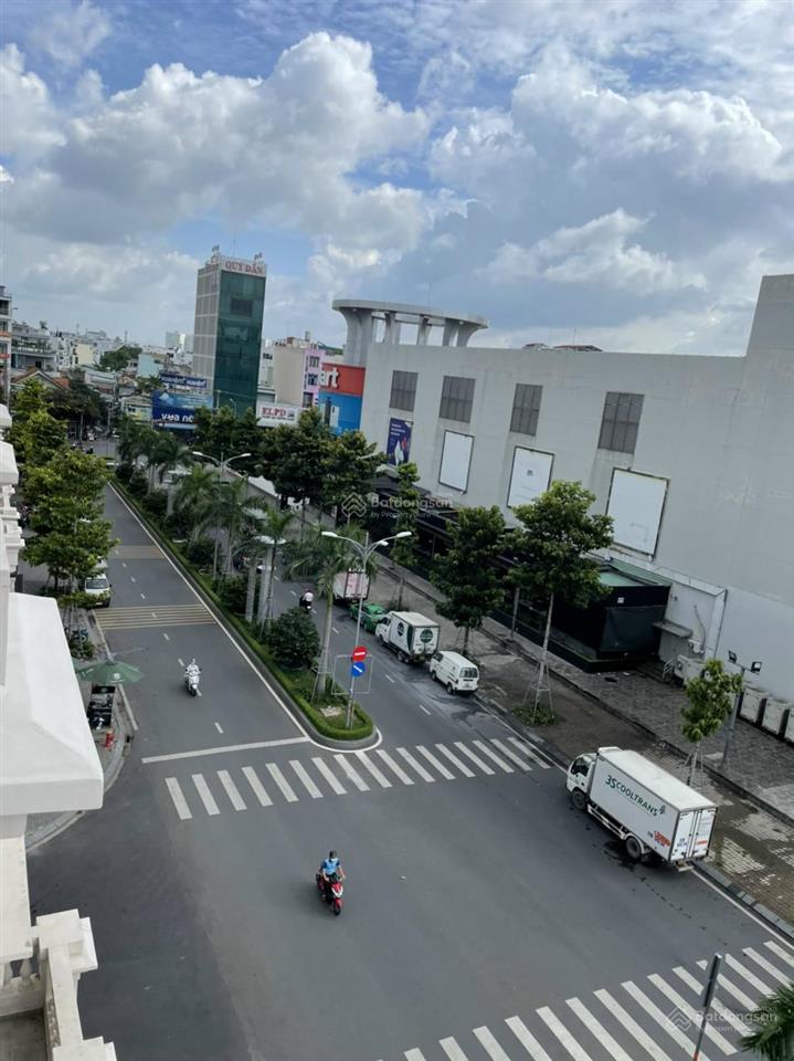 Bán căn trước công viên hòa bình khu cityland park hills. dt 5 x 20