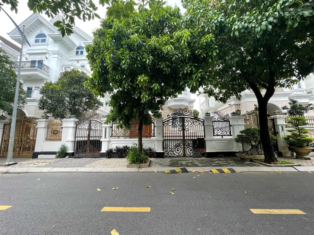 Cần chuyển nhượng căn mặt tiền phan văn trị cityland garden hills  gò vấp, phường 5, emart.