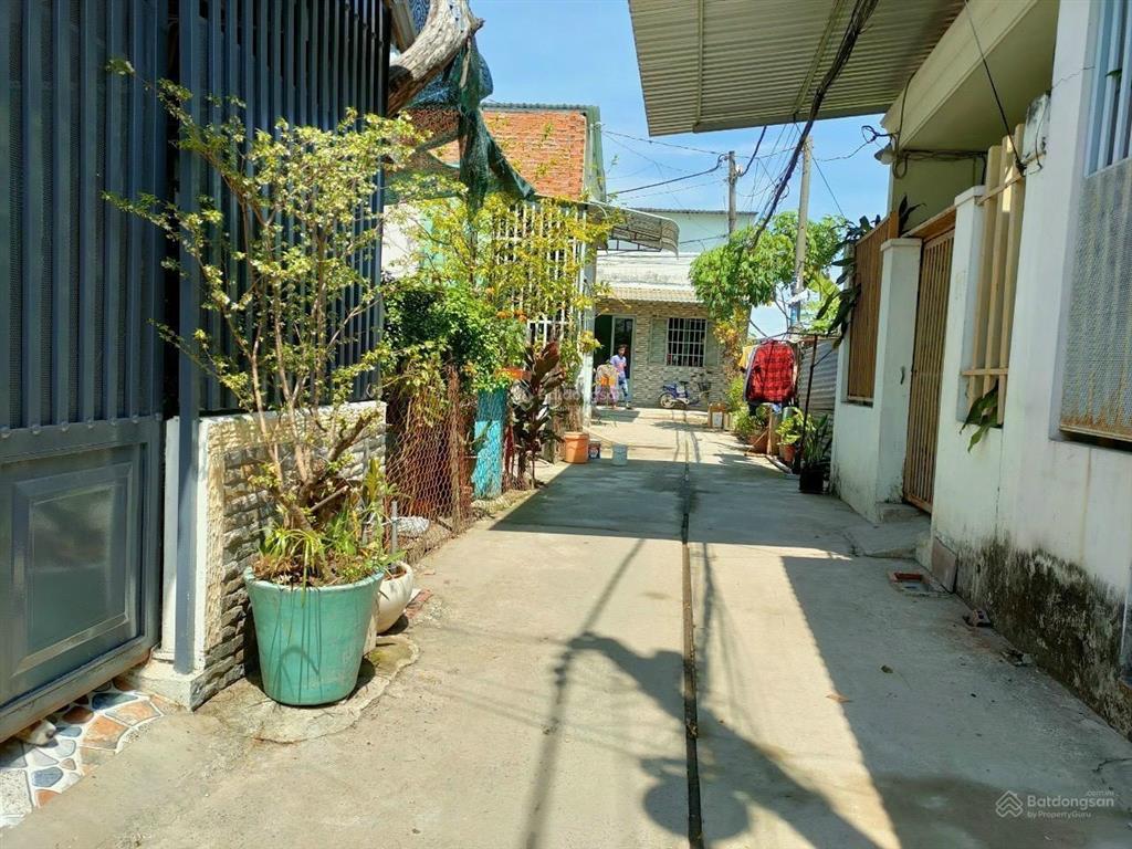 Ngon, rẻ! 1 lô tại xã trung chánh, hóc môn, 59m2, shr, 995tr