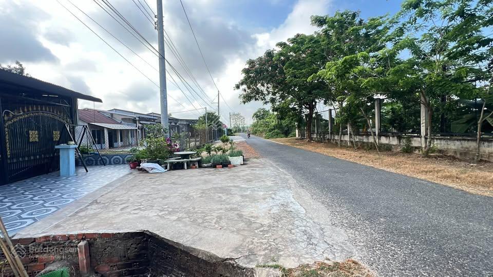 Chủ kẹt tiền bán nhanh lô đất xã tân an hội, 315m2 (cln), shr, 895tr