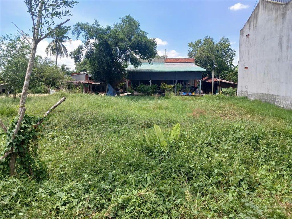 Bán nhanh lô đất đường nhựa, trung tâm gò dầu, 140m2, shr, 495tr