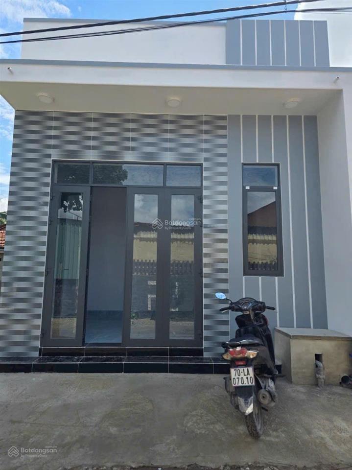 Kẹt tiền bán nhanh căn nhà cấp 4 trung tâm trảng bàng, 70m2, shr, 800tr