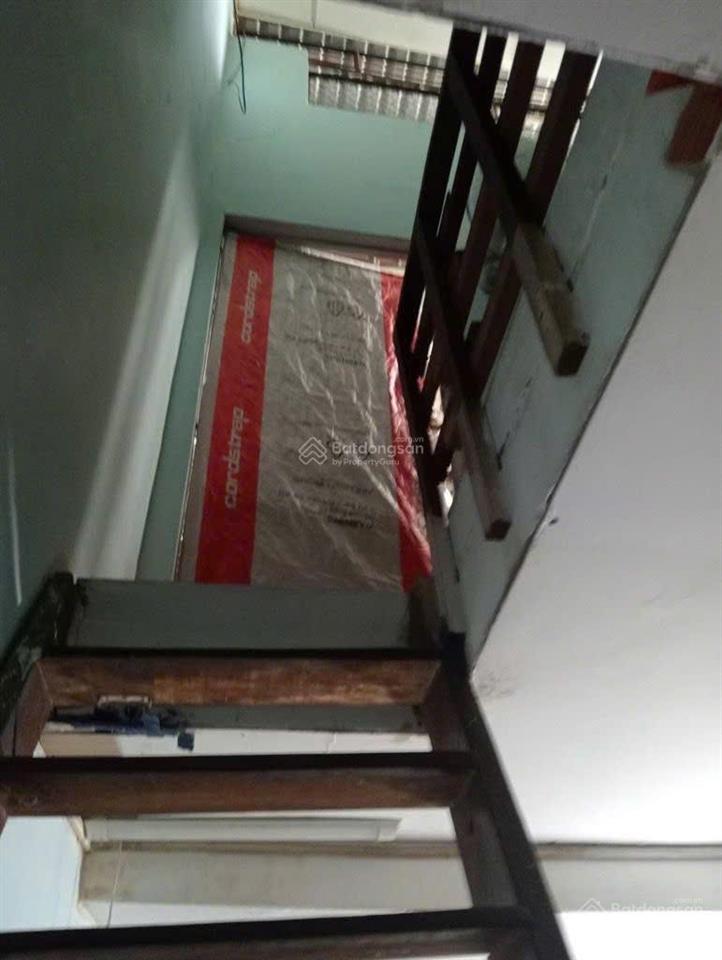 Bán gấp, nhà cũ tiện xây mới, 74m2, 1 trệt gác, 4 pn, 4wc, lâm văn bền, quận 7