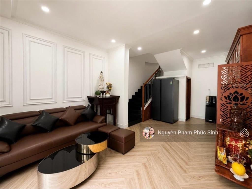 Bán gấp, nhà 4,2 x 9 m, 1 trệt 3 lầu, sân thượng, gồm 3 pn, nguyễn văn nguyễn, tân định, quận 1