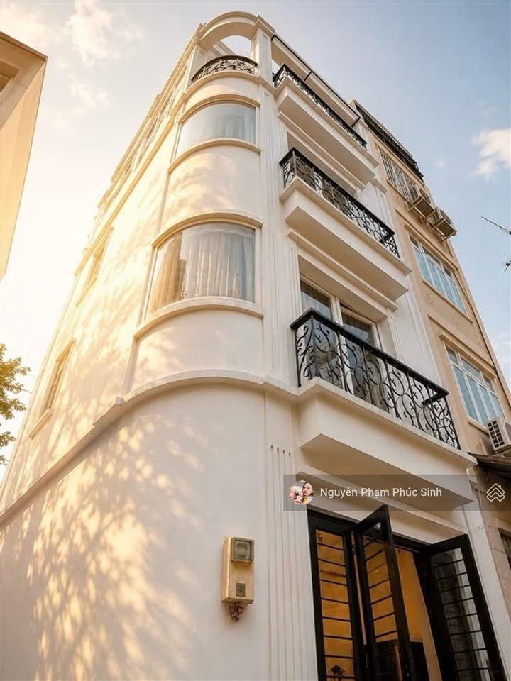 Bán gấp, nhà 4,2 x 9 m, 1 trệt 3 lầu, sân thượng, gồm 3 pn, nguyễn văn nguyễn, tân định, quận 1