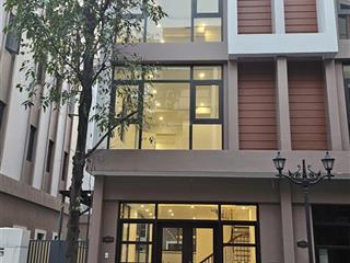 Lk xẻ khe đẹp ở ánh dương 11, 98m2 xây 5 tầng, đã hoàn thiện 3 tầng cực đẹp, cần tiền mới bán