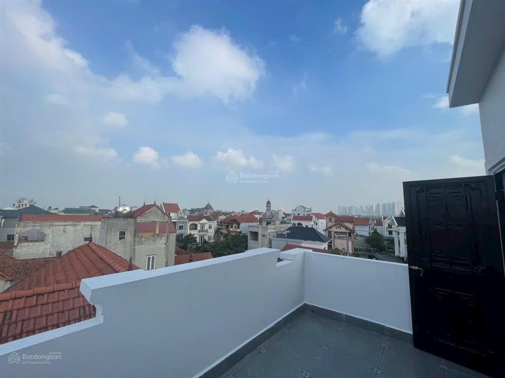Studio mới xây, sàn gỗ, khép kín, full đồ, phòng siêu rộng.