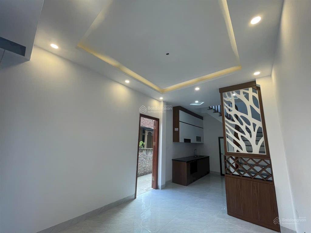 Studio mới xây, sàn gỗ, khép kín, full đồ, phòng siêu rộng.