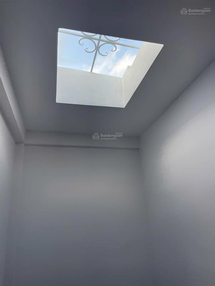 Studio mới xây, sàn gỗ, khép kín, full đồ, phòng siêu rộng.