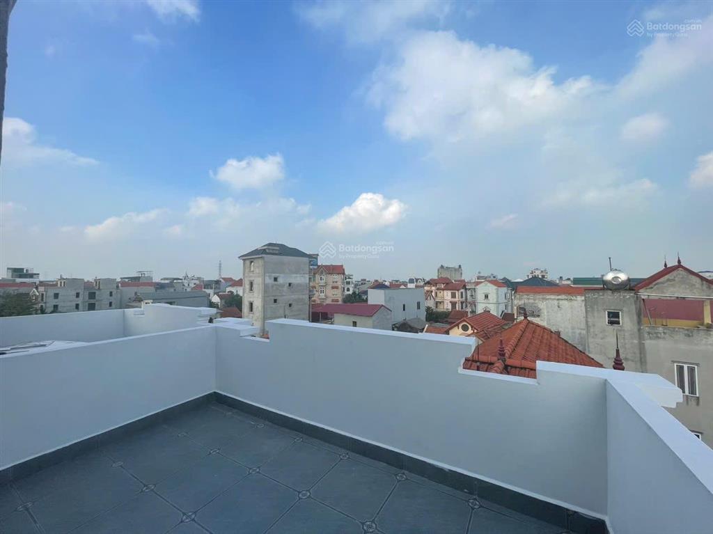 Studio mới xây, sàn gỗ, khép kín, full đồ, phòng siêu rộng.