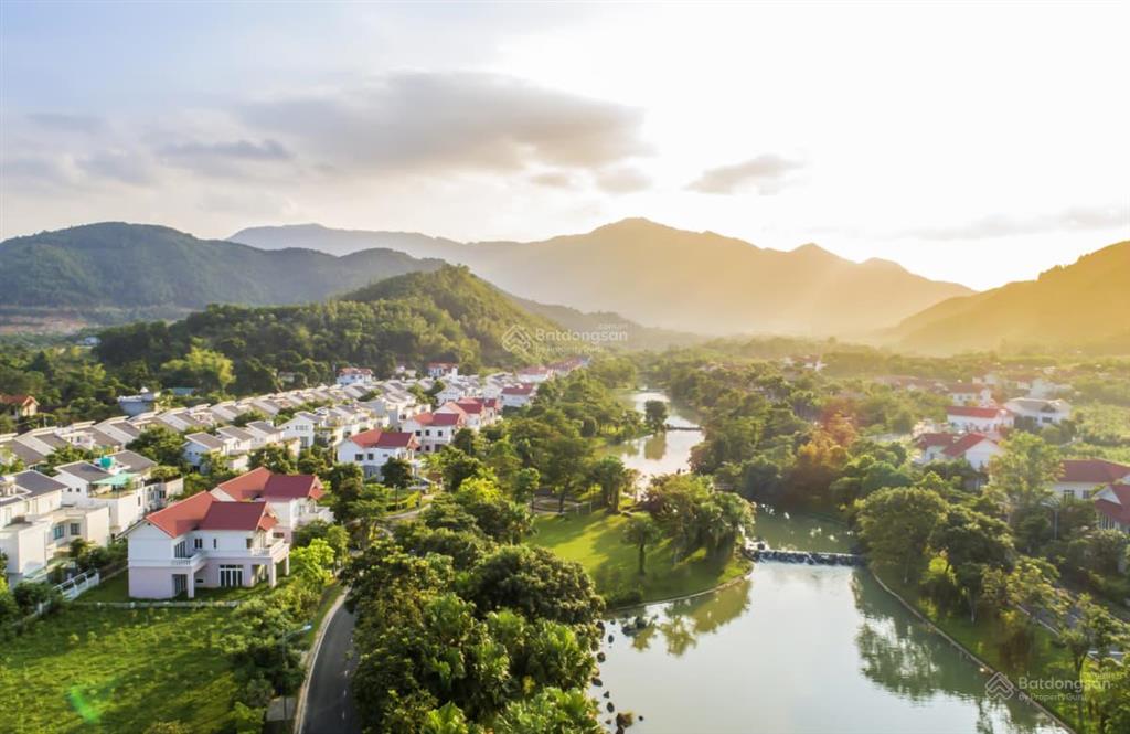 Chủ nhà cần bán gấp căn biệt thự view suối xanh villas giá 6xtr/m2