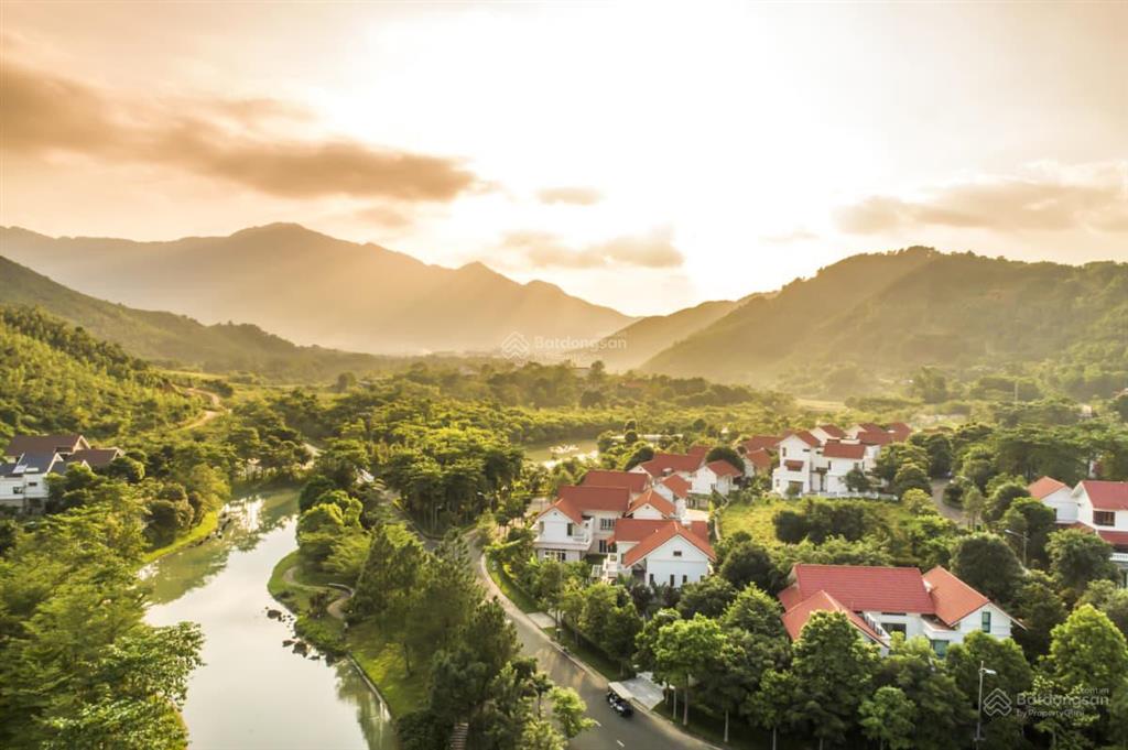 Chủ nhà cần bán gấp căn biệt thự view suối xanh villas giá 6xtr/m2