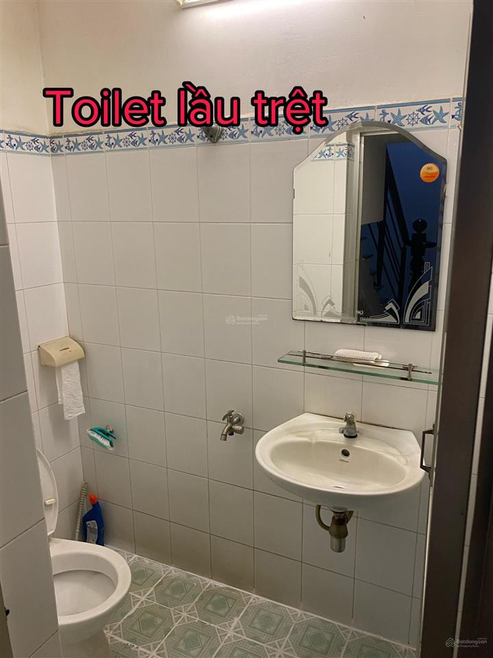 Phòng cho thuê đường đồ sơn sát bên phan thúc duyện khu sân bay tsn máy lạnh, toilet riêng