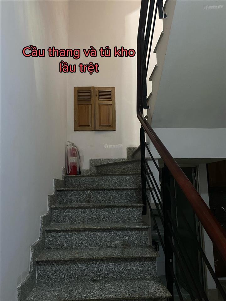 Phòng cho thuê đường đồ sơn sát bên phan thúc duyện khu sân bay tsn máy lạnh, toilet riêng