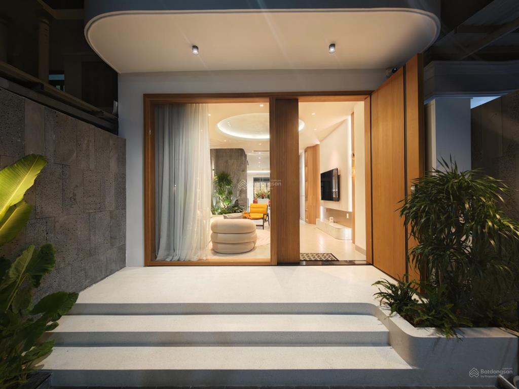 Bán nhà phố mặt tiền dương cát lợi, nhà bè, 4 tầng (5x30m), thang máy, full nội thất cao cấp