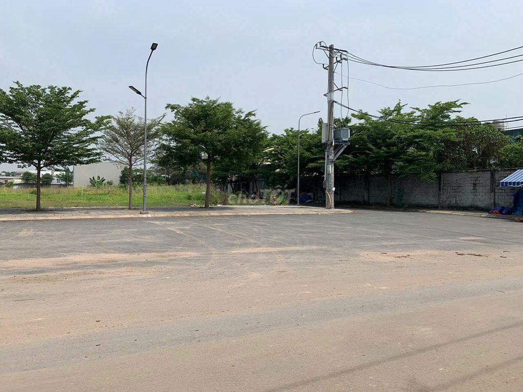 Nền đẹp, sát mặt tiền đường 40m, về sân bay chỉ 40 phút