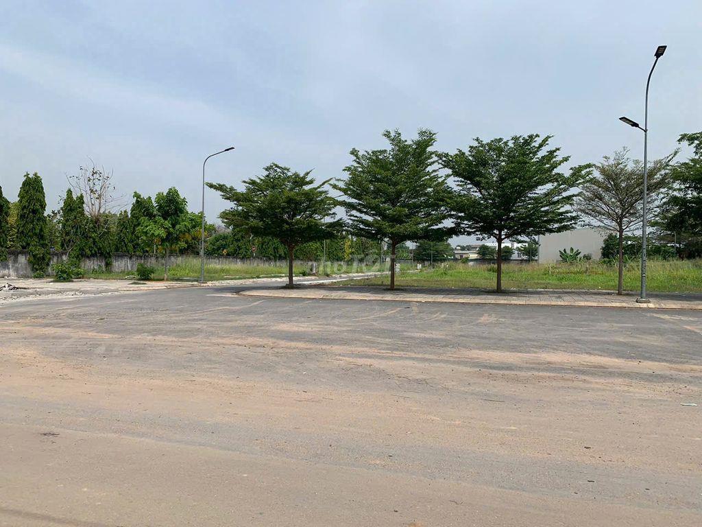 Nền đẹp, sát mặt tiền đường 40m, về sân bay chỉ 40 phút