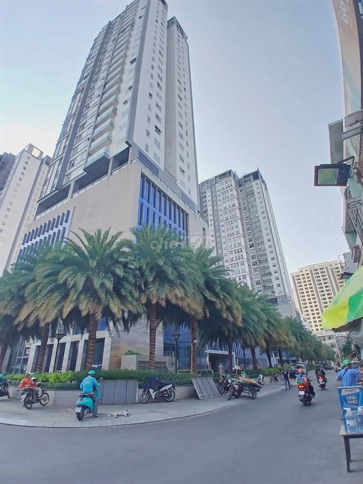 XI GRAND COURT góc 3pn ban công rộng cho thuê