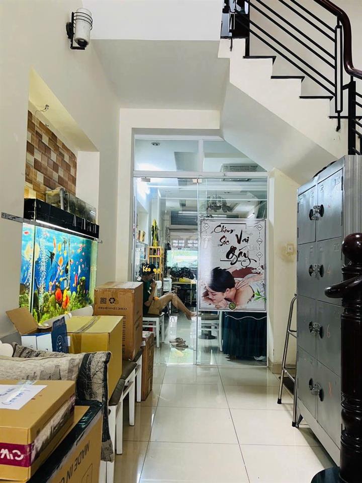 bán nhà nặt tiền Hoàng Hoa Thám kế nhà ga T3