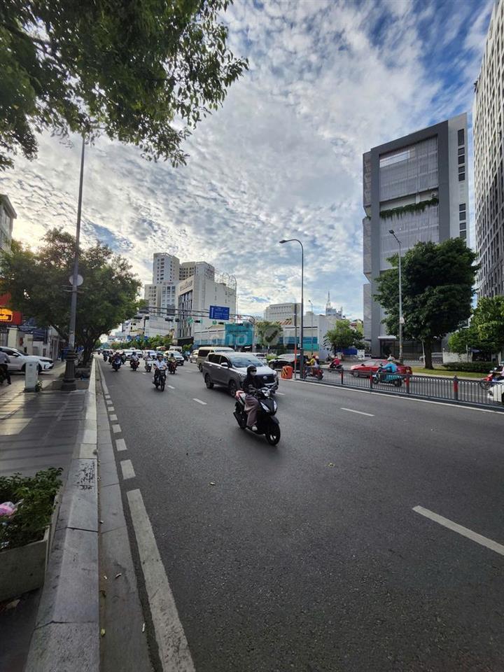 Nhà góc 2 mặt tiền Nguyễn Văn Trỗi cần bán hoặc thuê