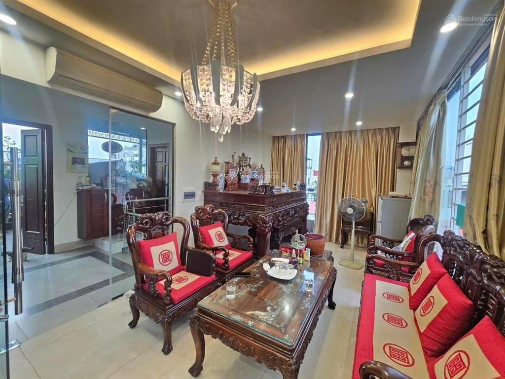Một trong những căn lk giá yêu thương nhất kđt định công 24,8 tỷ.