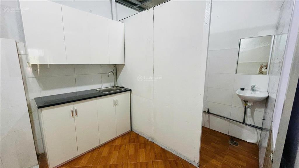 Cho thuê nhà mặt đường làm văn phòng,bán hàng online tại đường nguyễn khoái