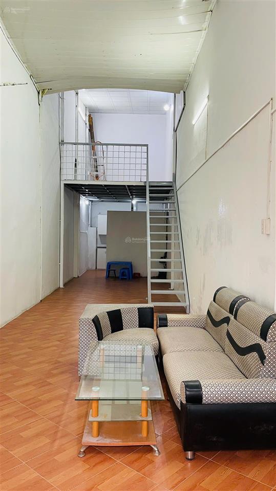 Cho thuê nhà mặt đường làm văn phòng,bán hàng online tại đường nguyễn khoái