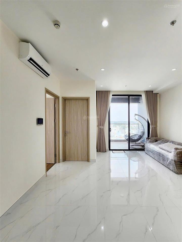 Cần bán gấp căn 2 phòng ngủ ngay góc  hướng đông nam  4,95 tỷ giá 102% bao gồm thuế phí
