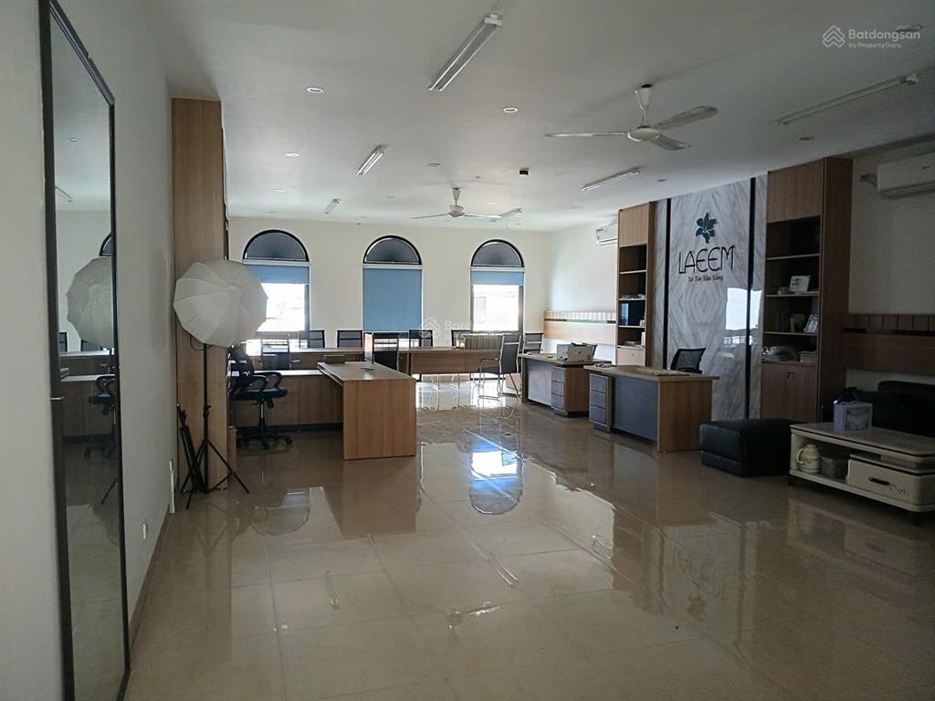 Cho thuê tòa nhà 6 tầng khu đấu giá tứ hiệp