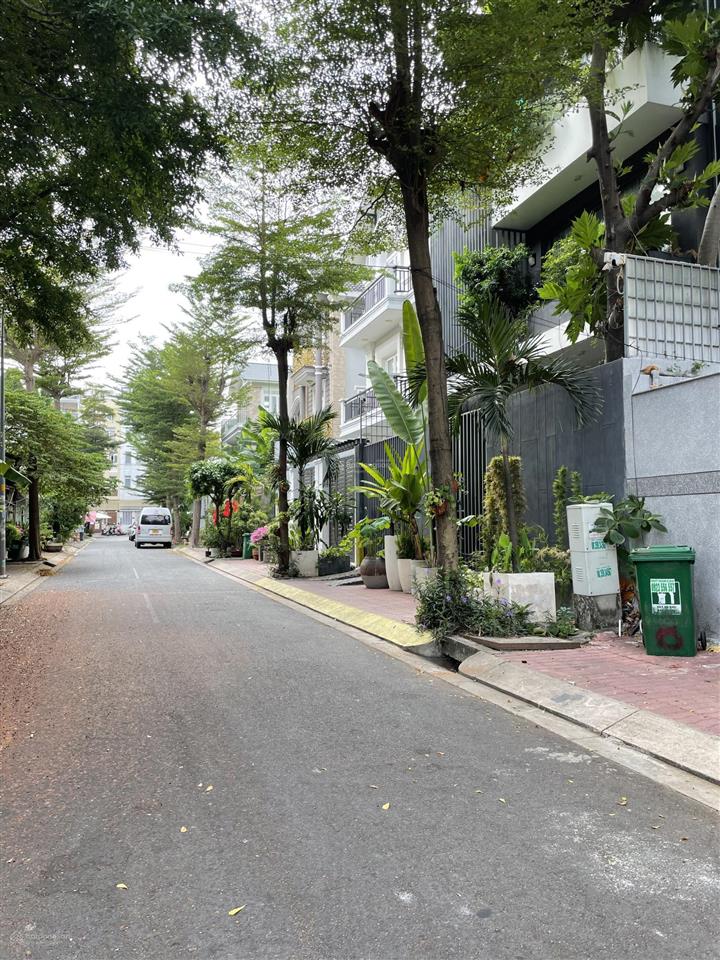 Hiếm  bán đất kdc kim sơn  p. tân phong quận 7  200m2  ngang 10 x 20m  chỉ 26tỉ nhỉnh tl