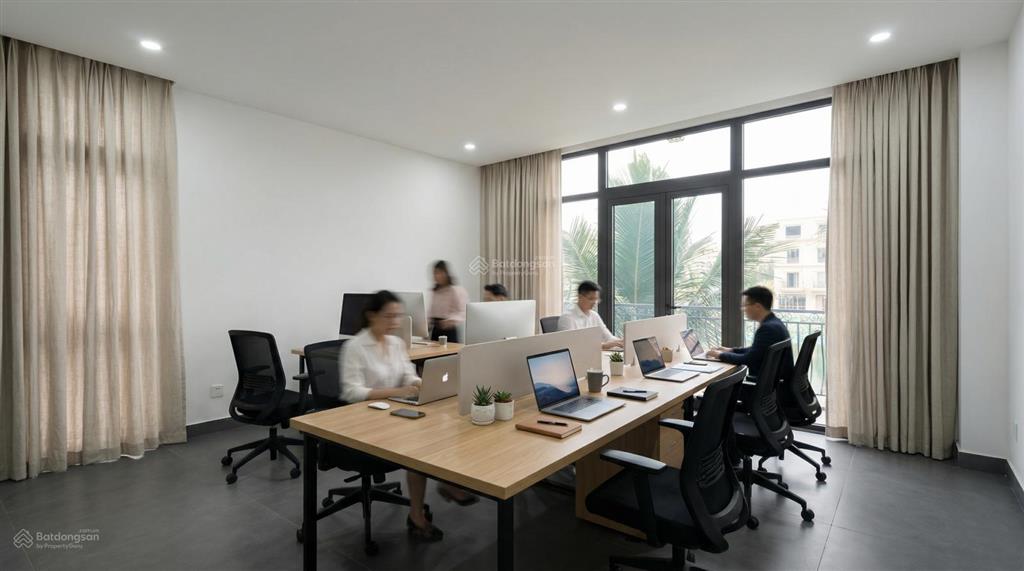 Chính chủ chuyển nhượng căn shophouse đối diện vpbh vinhomes vũ yên, vị trí sầm uất  đẹp nhất da.