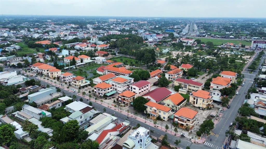 Cần tiền nên bán gấp nền đất full thổ cư thị trấn hậu nghĩa, giá 2,9 tỷ