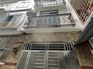 Cần bán nhà chính chủ mới đẹp phố lĩnh nam 50m, 5 tầng, 8 phòng khép kín, giá mềm