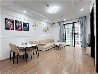 Chính chủ bán căn hộ 2pn times city tầng trung ban công nam, full nt đẹp, có slot oto, sẵn sổ