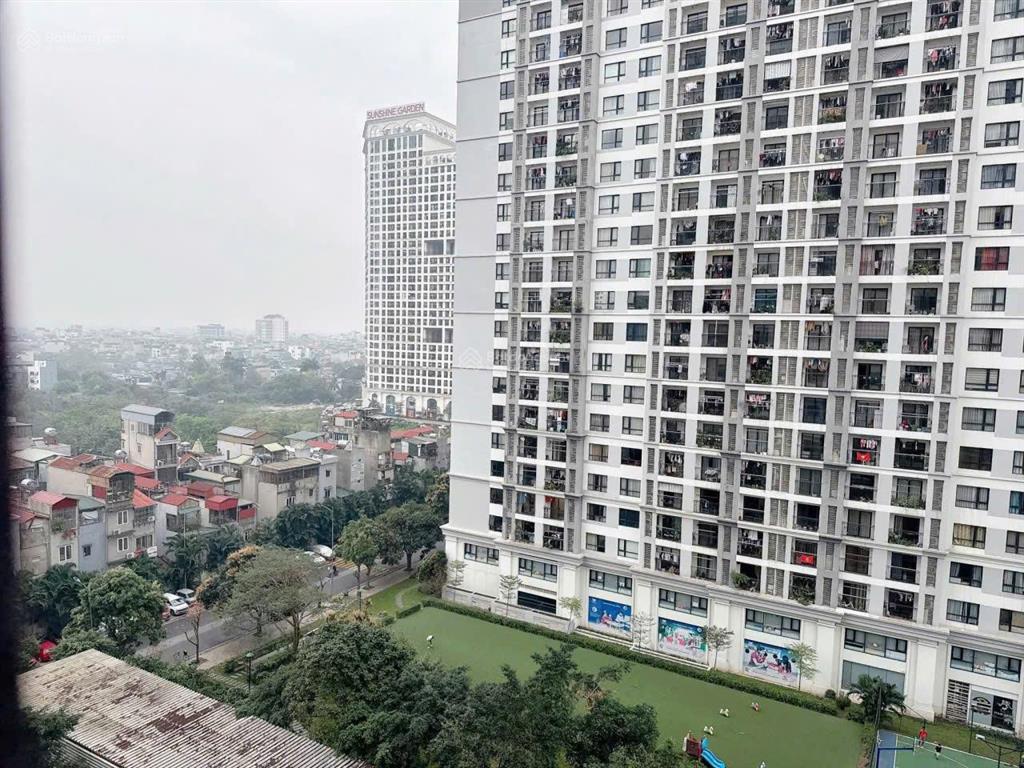 Chính chủ bán căn hộ 2pn times city tầng trung ban công nam, full nt đẹp, có slot oto, sẵn sổ