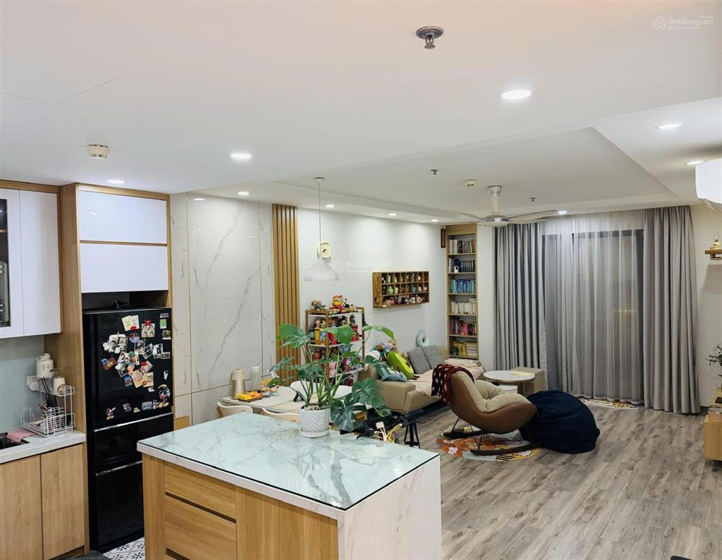 Căn hộ 2pn times city 90m² giá chỉ 10.7 tỷ  tầng trung, hướng mát, có slot ô tô, sẵn sổ đỏ