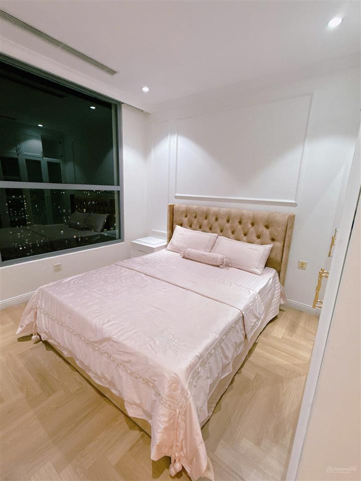 Bán căn góc 4pn times city p11  150m² view quảng trường, full nội thất mới, giá 21 tỷ