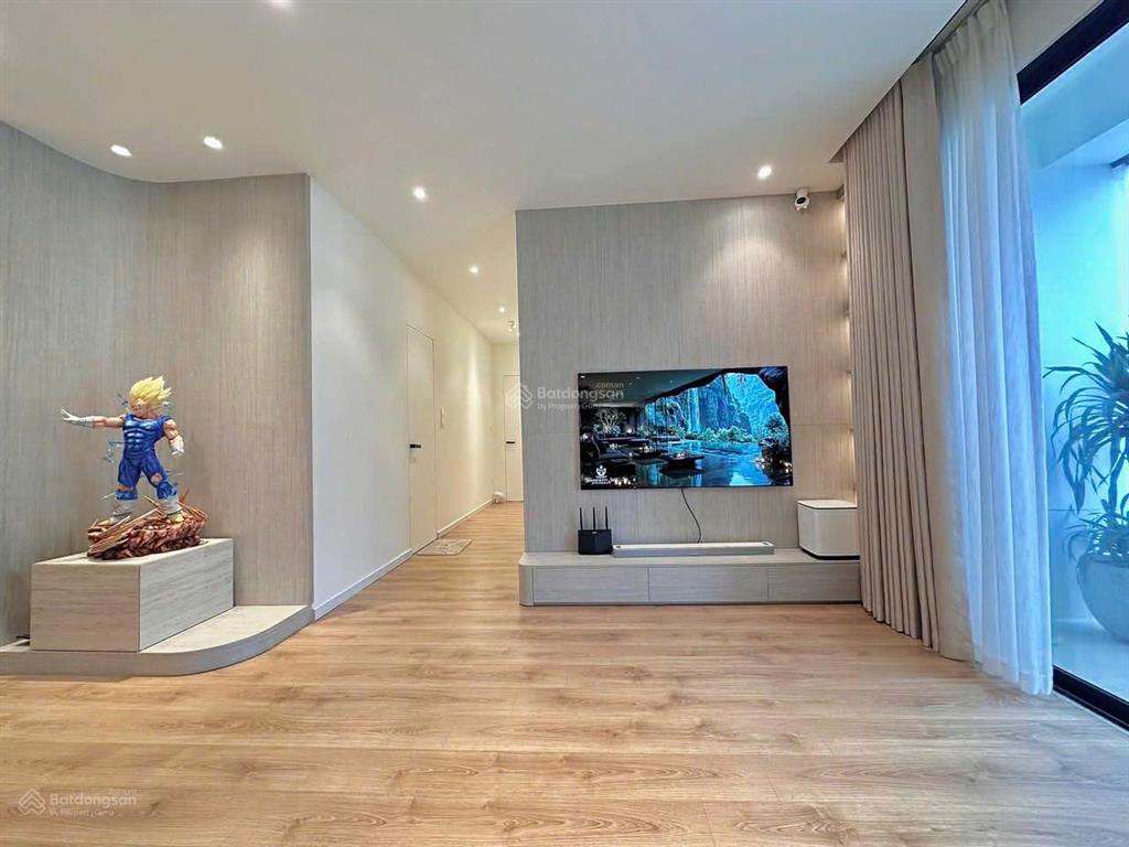 Bán căn góc đông nam 3 ngủ sáng có slot xe times city 110 m2 12,2 tỷ