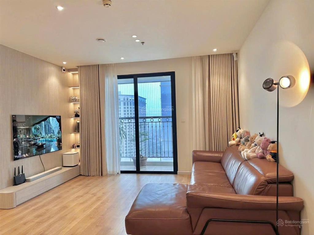 Bán căn góc đông nam 3 ngủ sáng có slot xe times city 110 m2 12,2 tỷ