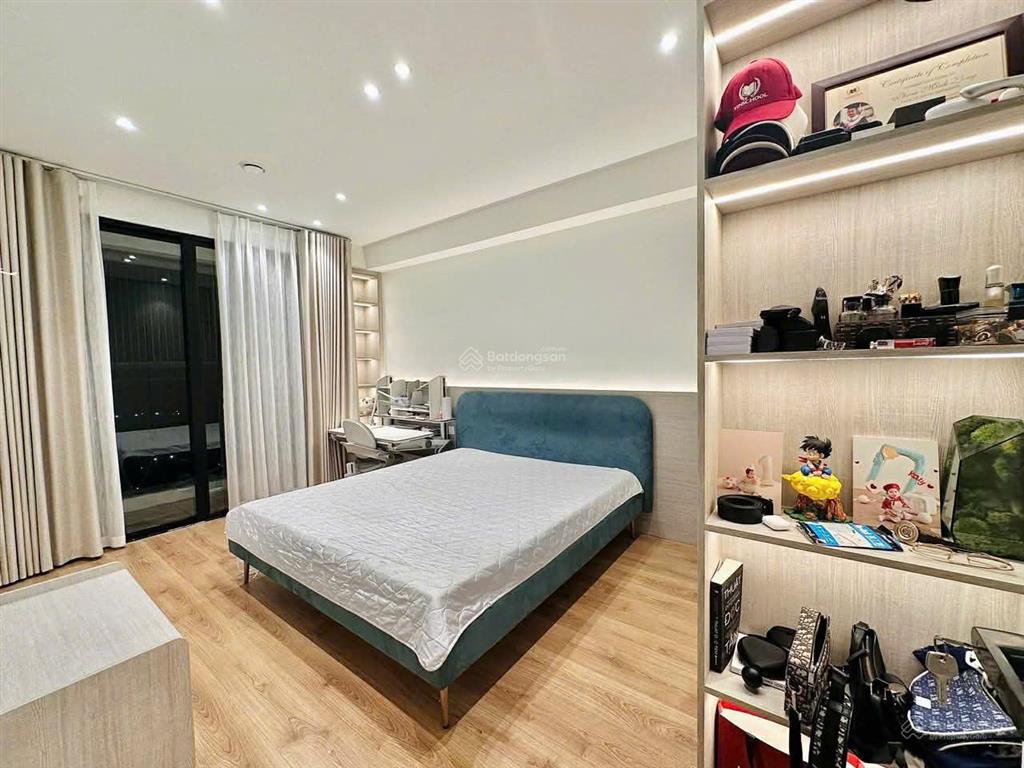 Bán căn góc đông nam 3 ngủ sáng có slot xe times city 110 m2 12,2 tỷ